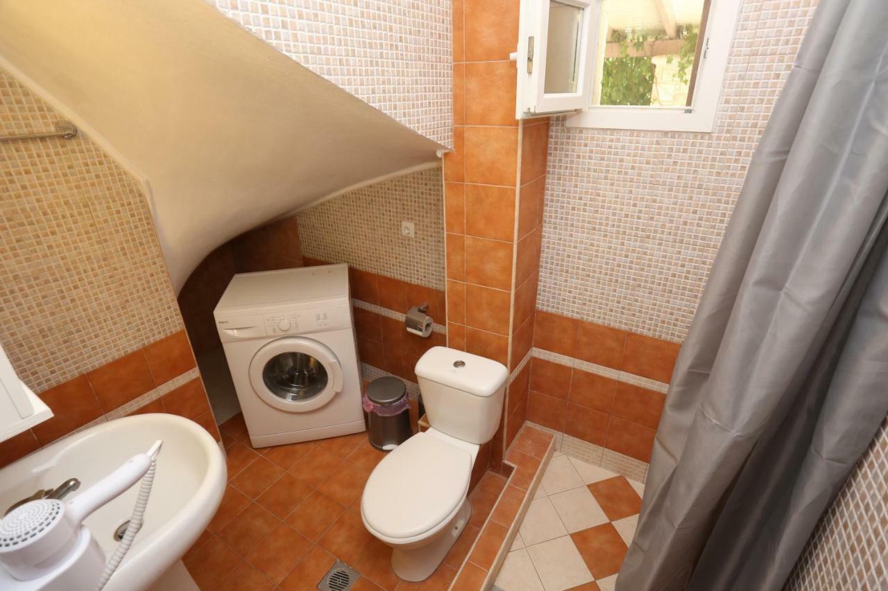 Villa Argo 3 - Beachfront, Big Gardens, Location! Pefkochori Eksteriør billede